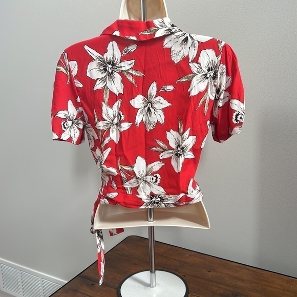 Forever 21 Women’s Cropped Wrap Tie Shirt - Picture 6 of 9